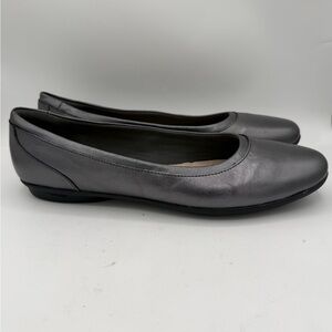 Clarks Metallic Ballet Flats Women’s Size 12 Comfortable